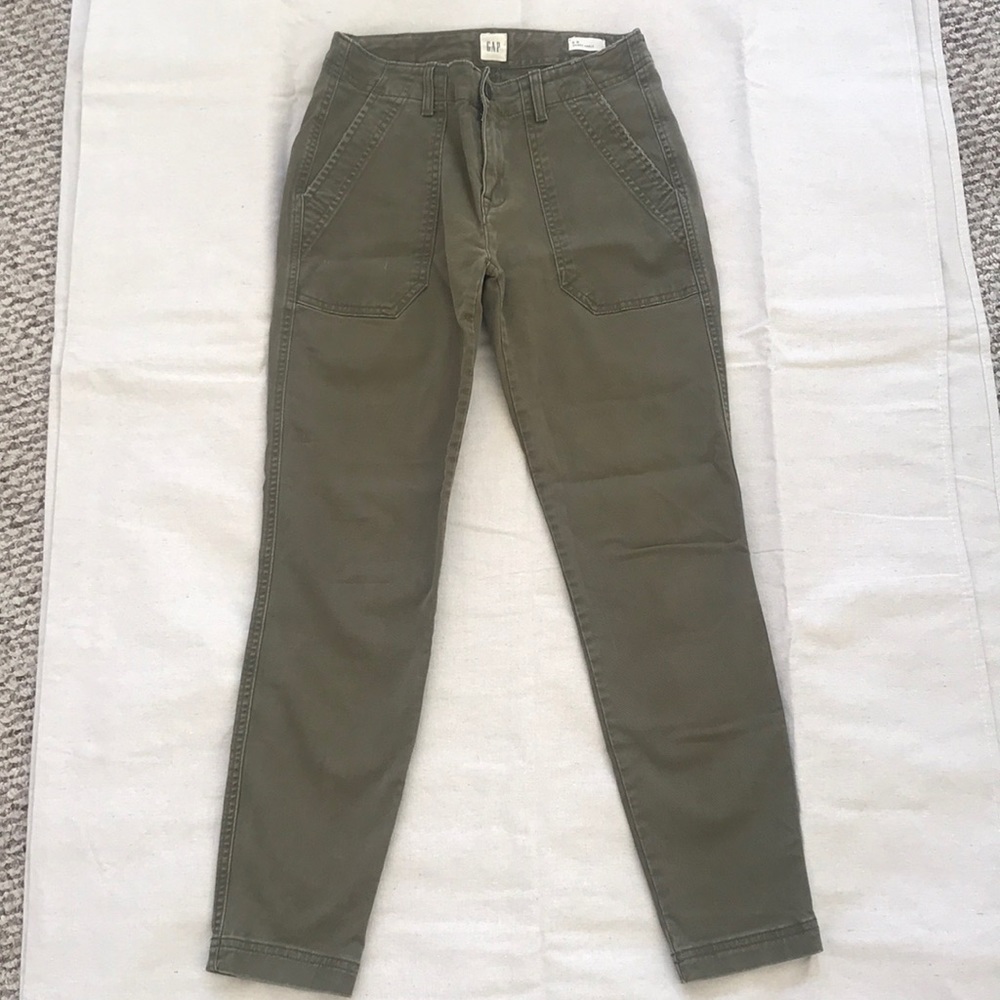 GAP skinny cargo pants